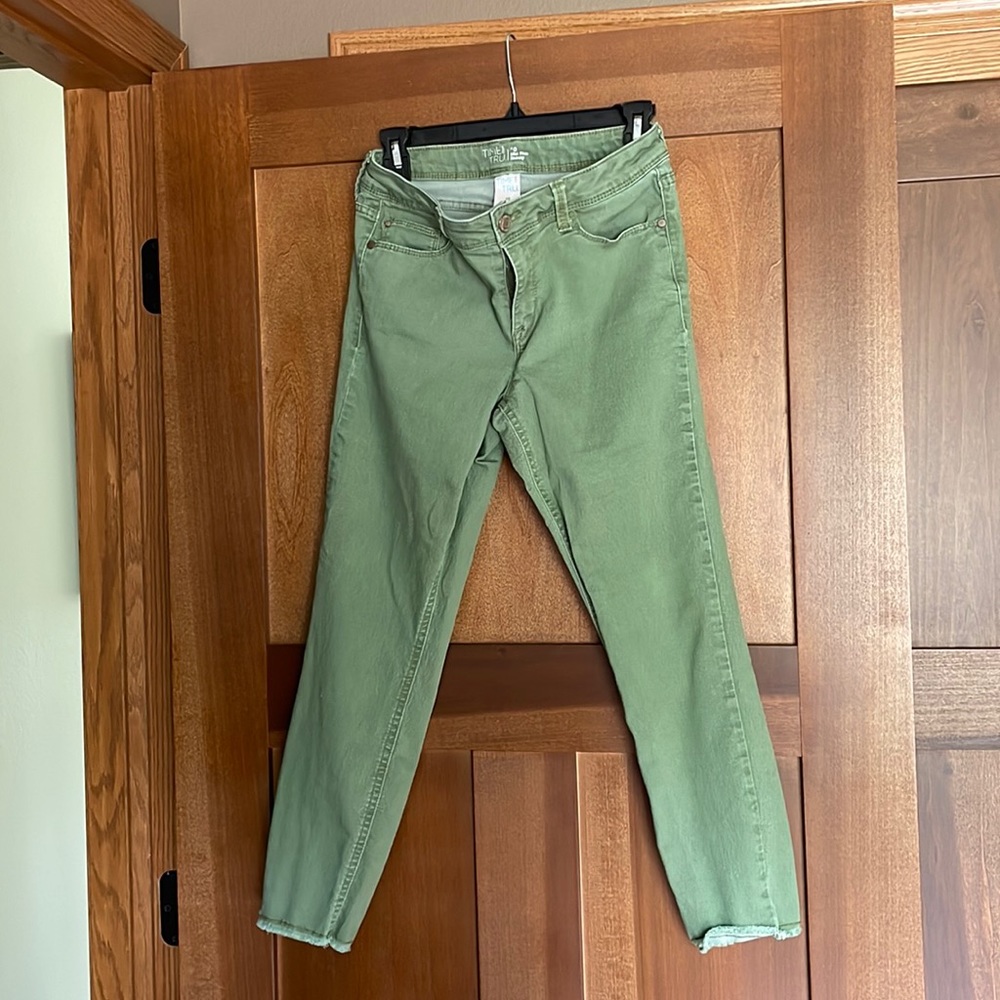 Time and tru mid rise skinny capris